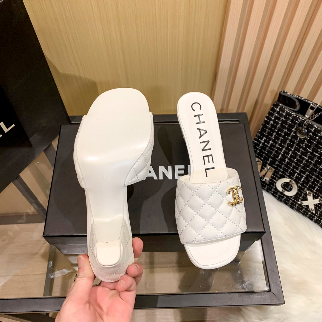 Diamantleder-Dreieck-Absatzschuhe