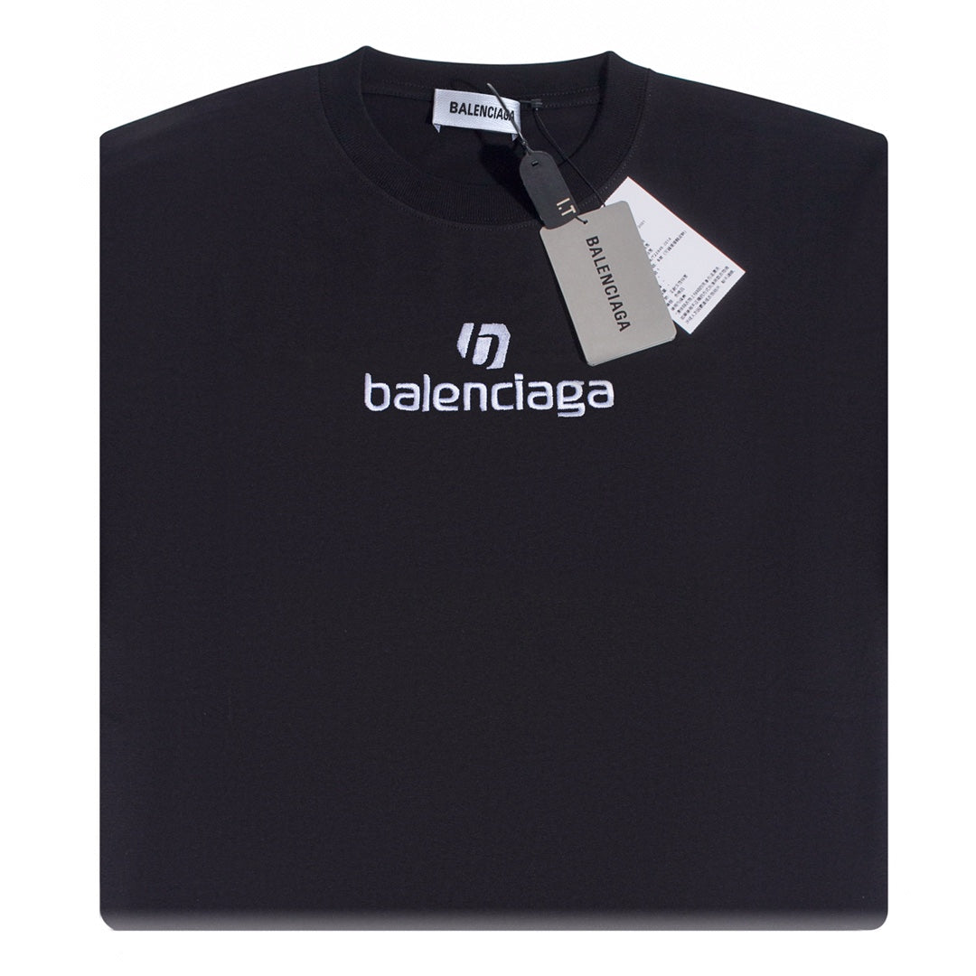 T-Shirt mit gesticktem Buchstabenprint