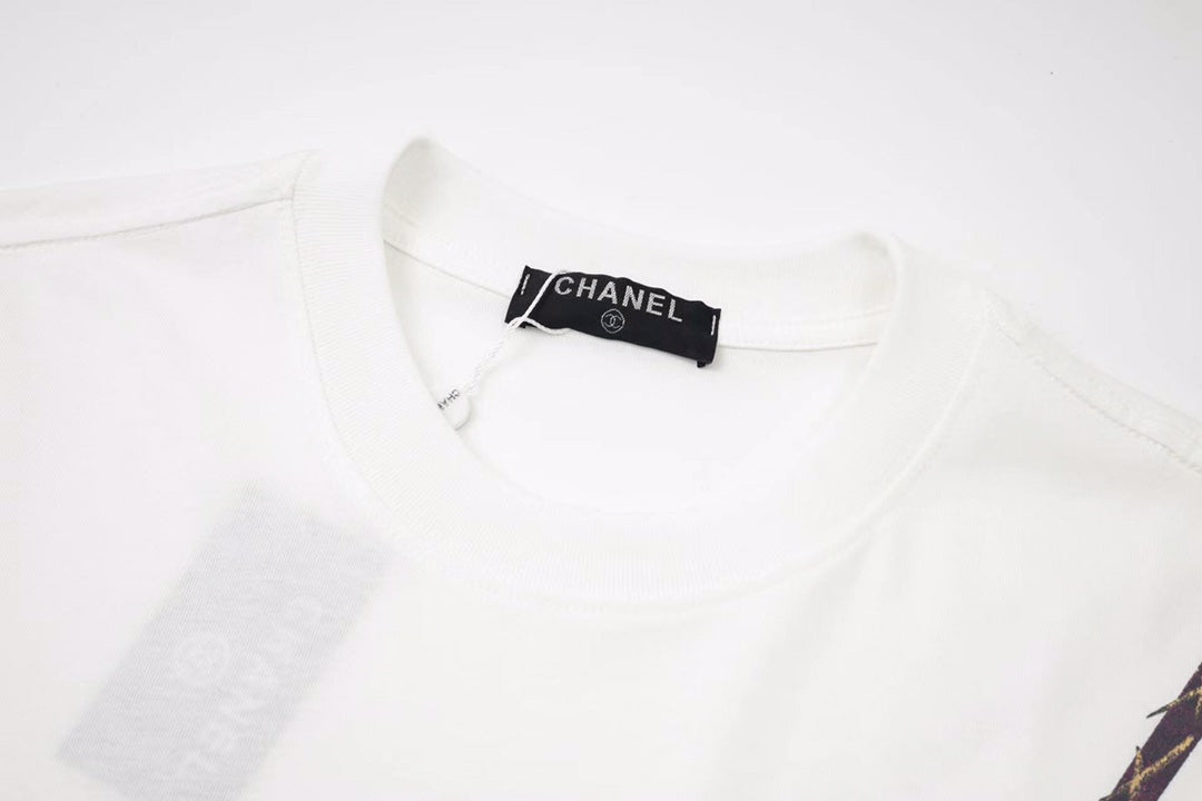Niedliches bedrucktes T-Shirt