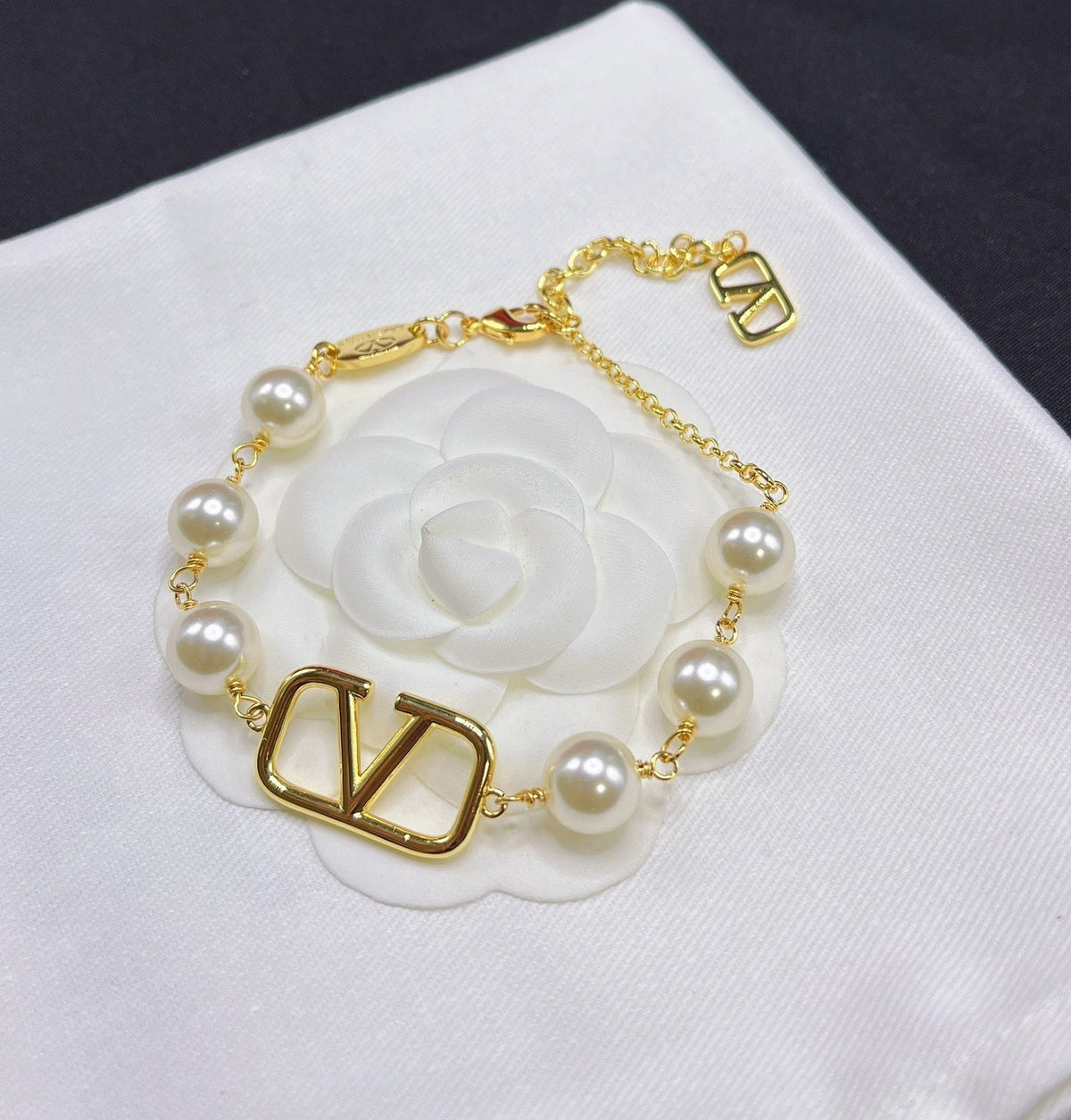 Perlen-V-Armband