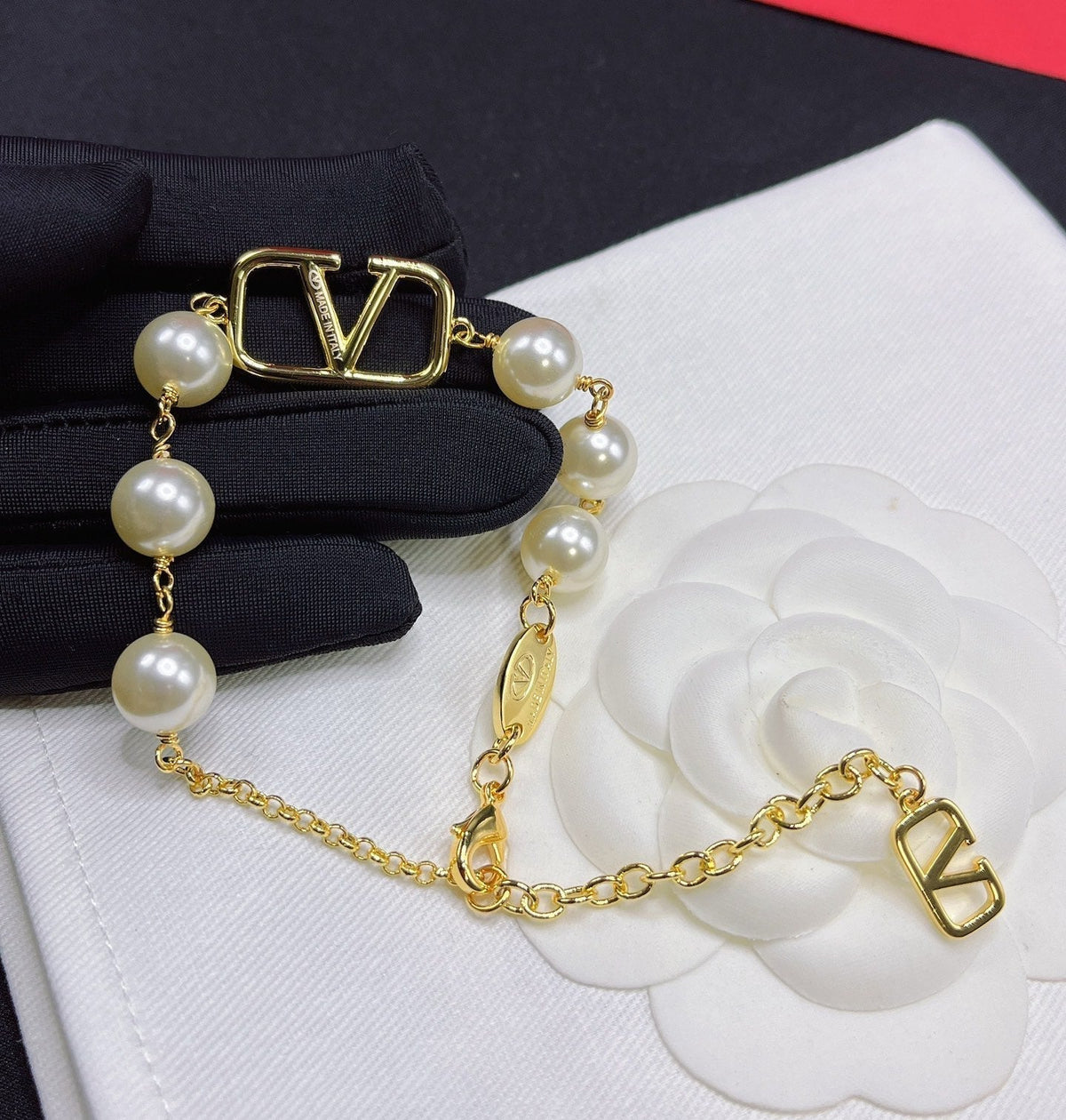 Perlen-V-Armband
