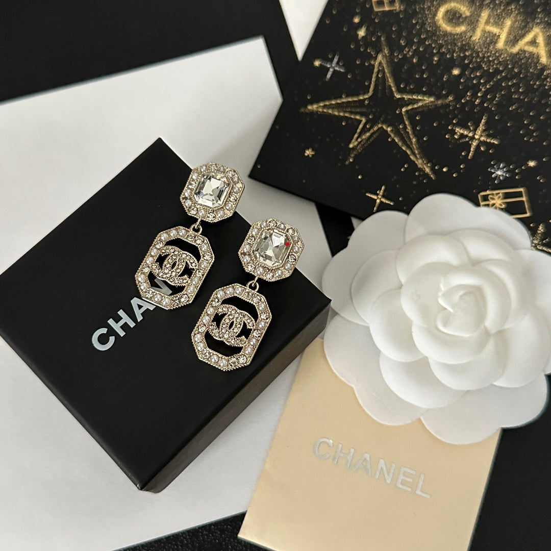 Elegante Modische Ohrringe mit Strass-Anhänger