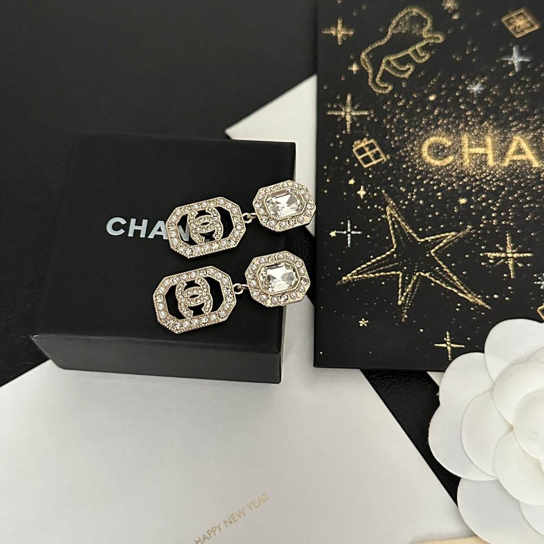 Elegante Modische Ohrringe mit Strass-Anhänger