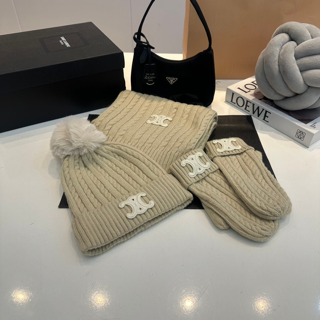 Wollschal-Handschuh-Mütze-Set