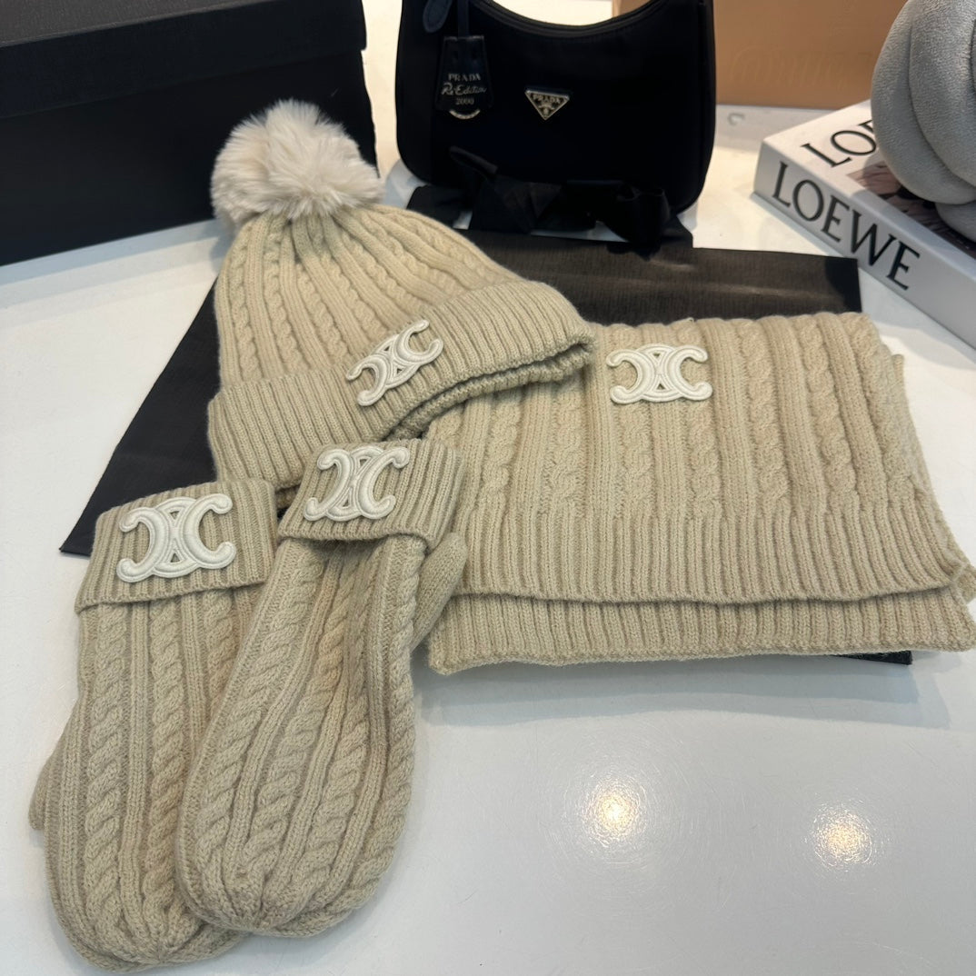 Wollschal-Handschuh-Mütze-Set