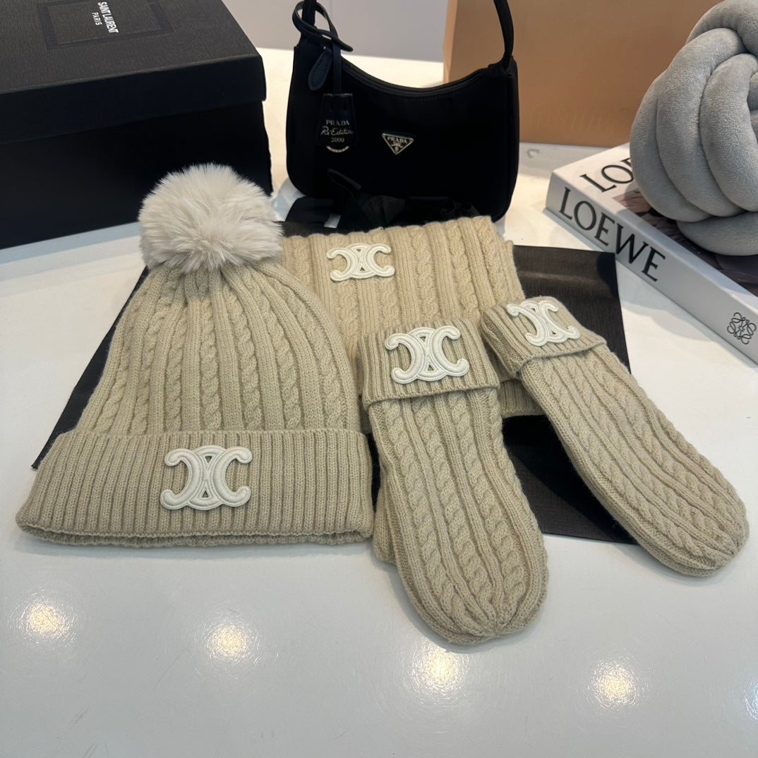 Wollschal-Handschuh-Mütze-Set