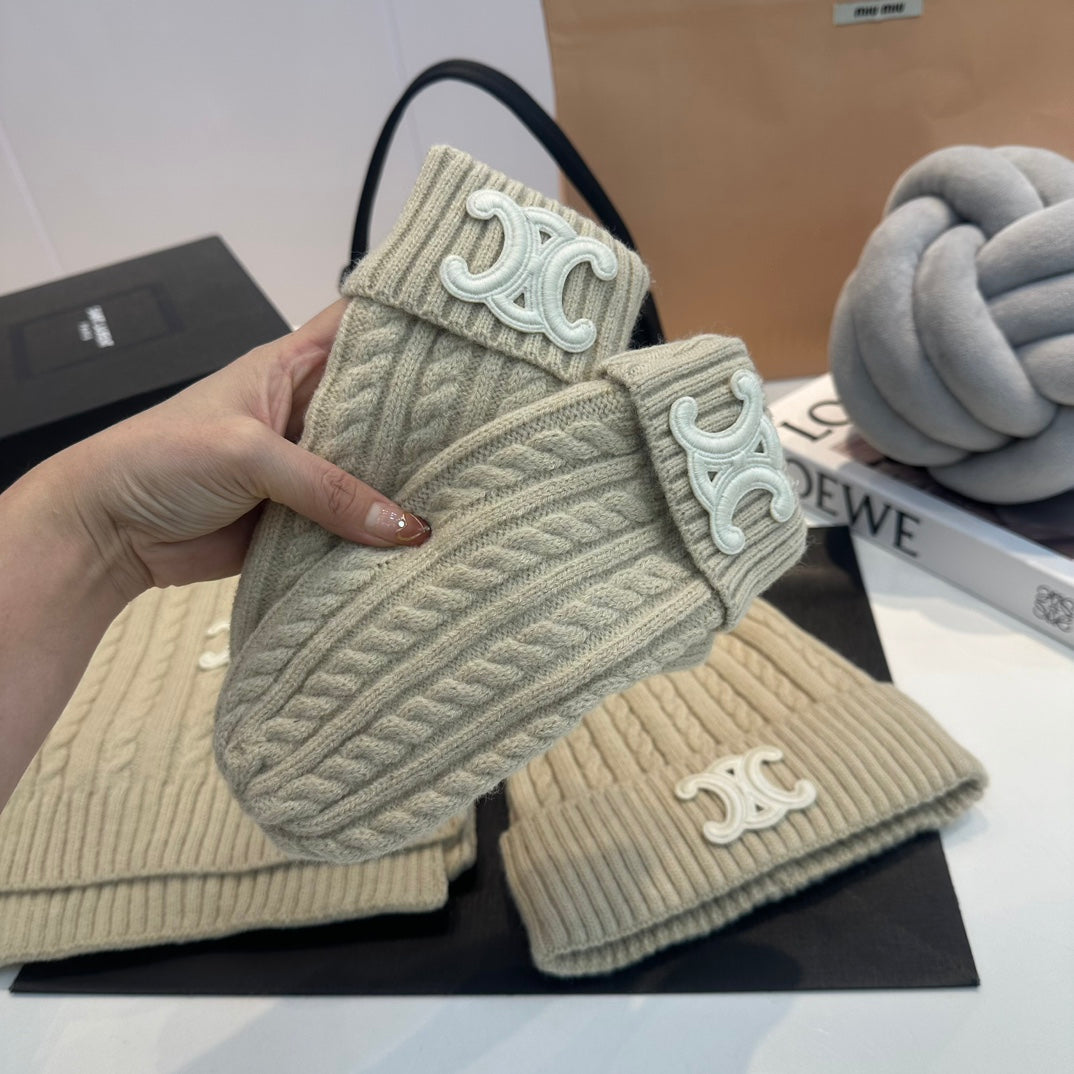 Wollschal-Handschuh-Mütze-Set