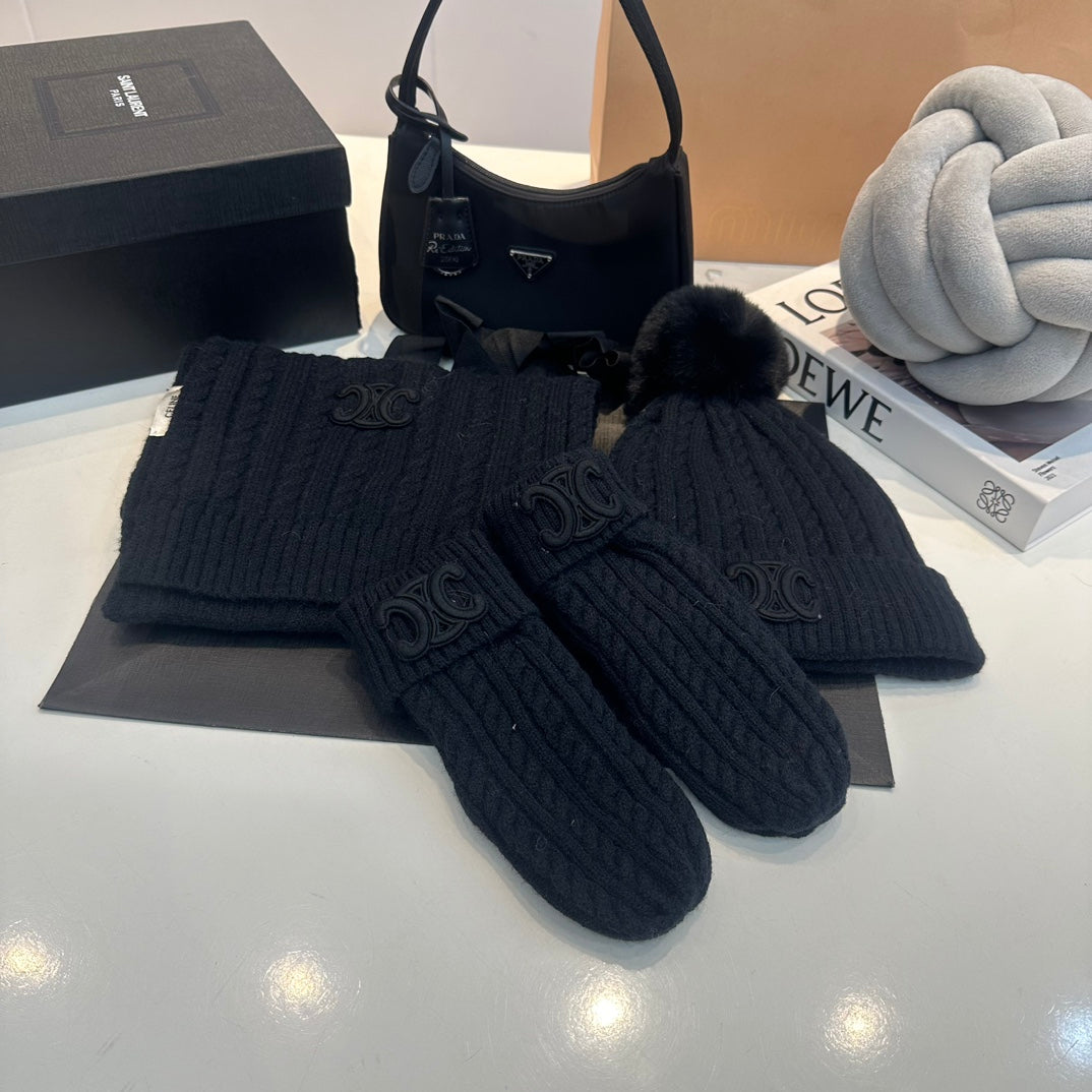 Wollschal-Handschuh-Mütze-Set