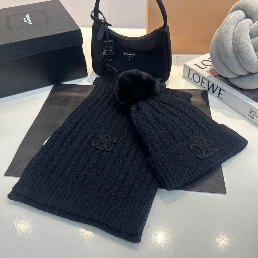 Wollschal-Handschuh-Mütze-Set