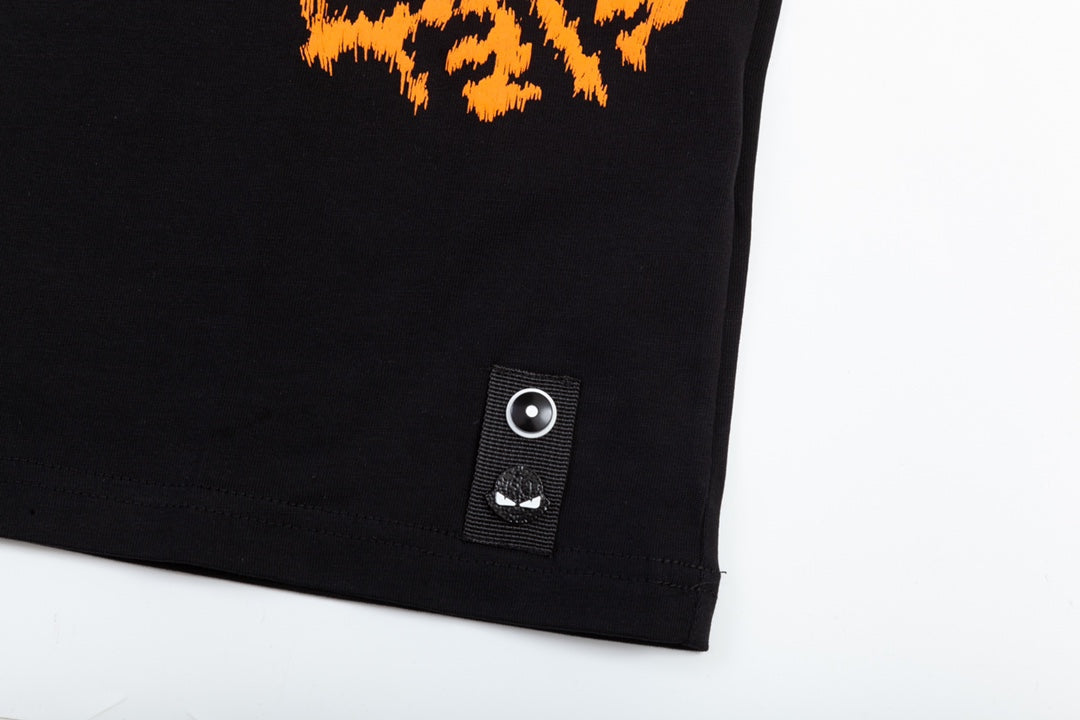 T-Shirt mit halb gedrucktem Logo
