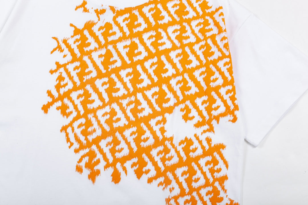 T-Shirt mit halb gedrucktem Logo