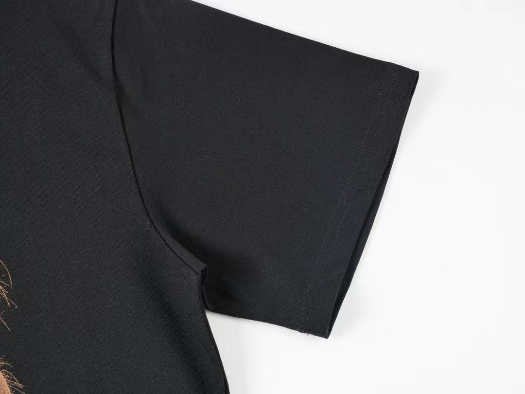 Kreatives bedrucktes T-Shirt