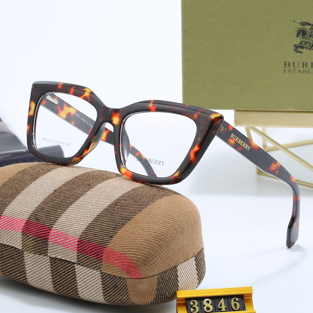 Modische Cateye-Lesebrille im Karodesign