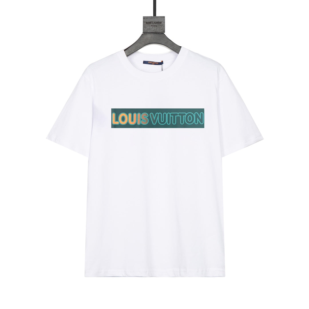 Einfaches bedrucktes T-Shirt
