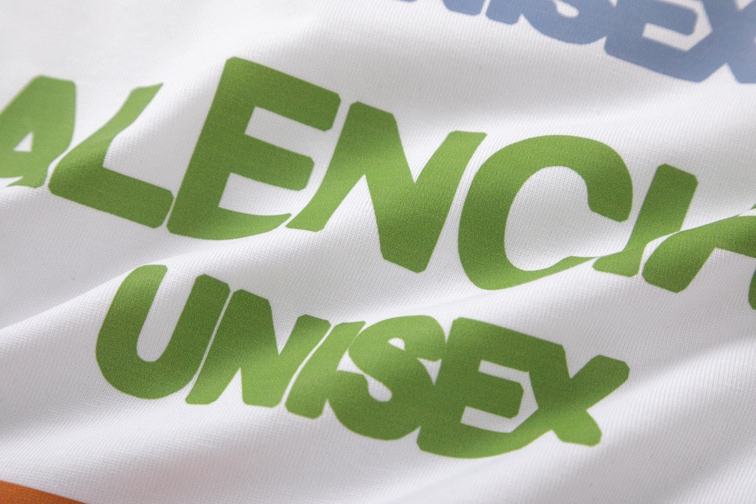 Klassisches T-Shirt mit Buchstabenaufdruck