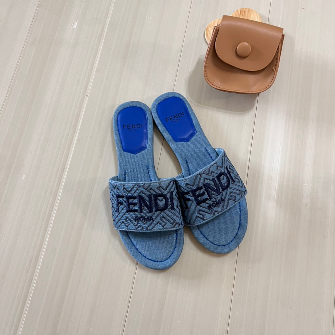 Canvas-Slipper mit Aufdruck