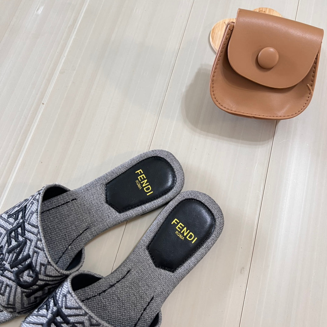 Canvas-Slipper mit Aufdruck