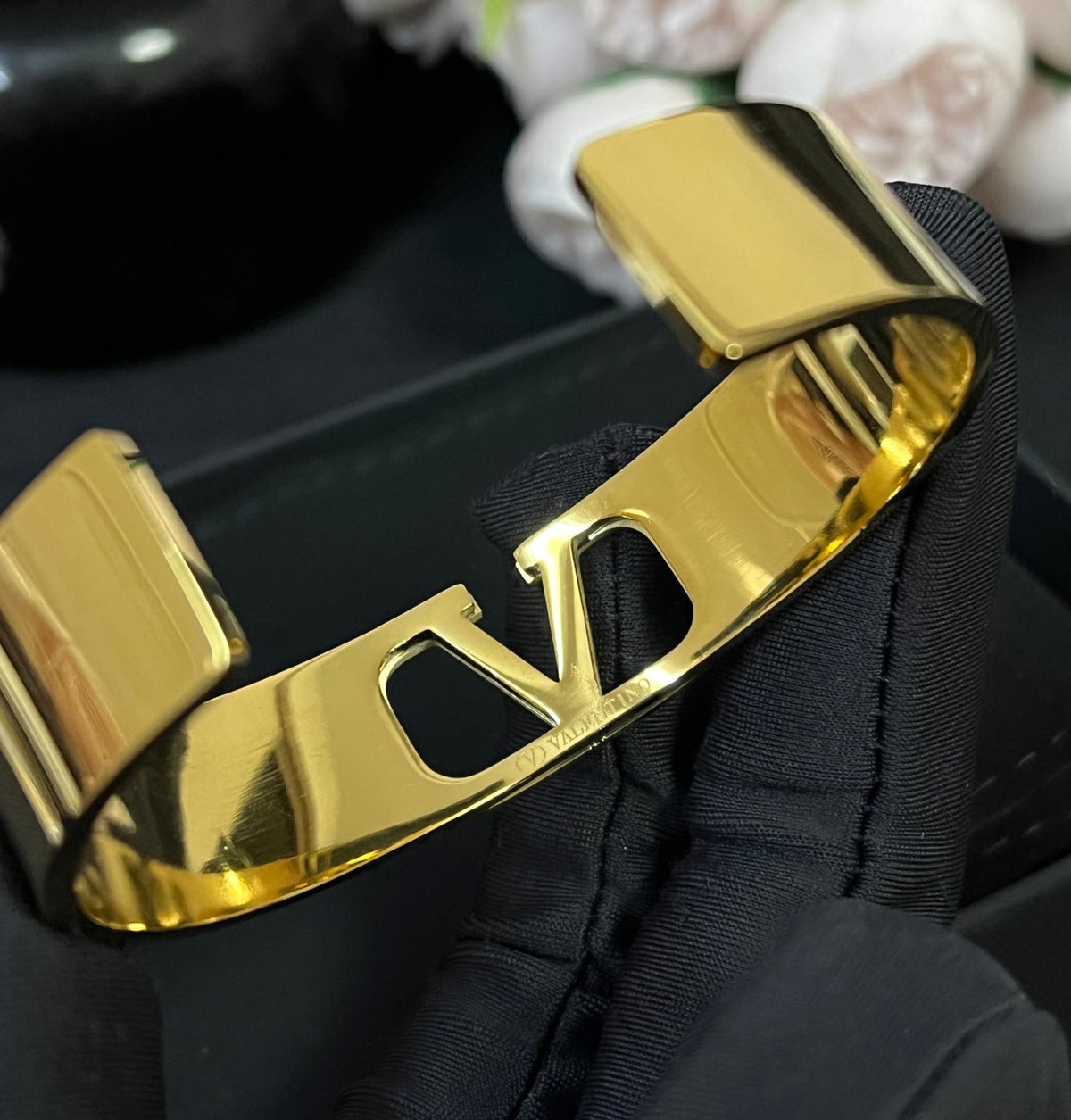 Modisches offenes hohles Armband