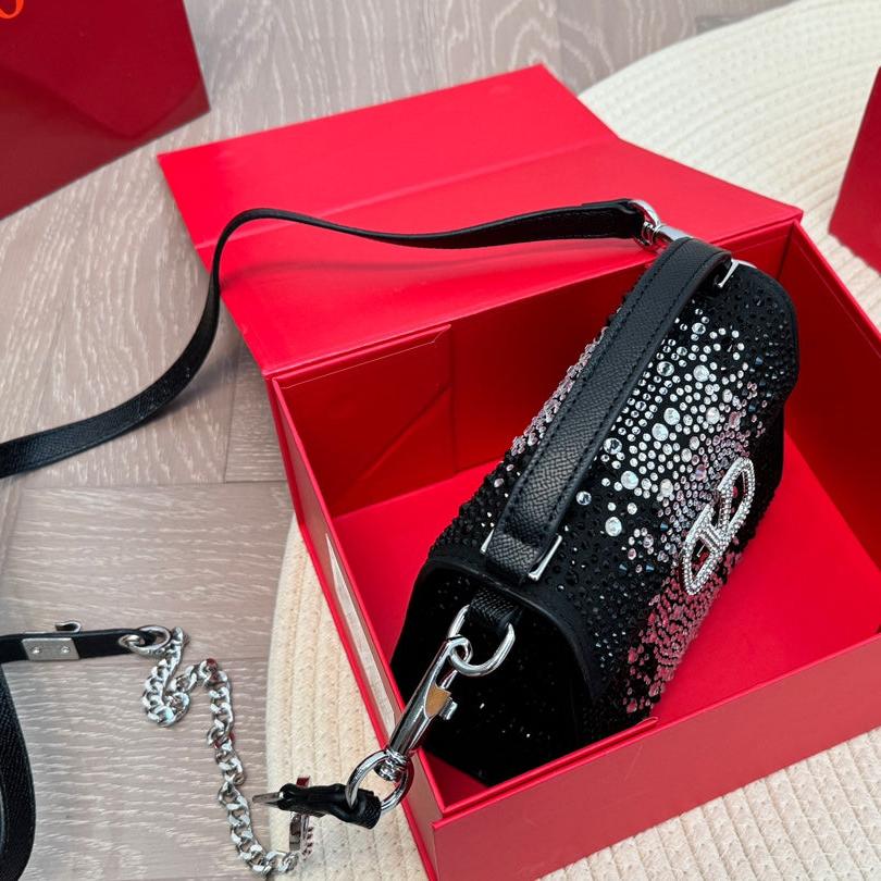 Handtasche mit quadratischem Glanzdiamant-Logo