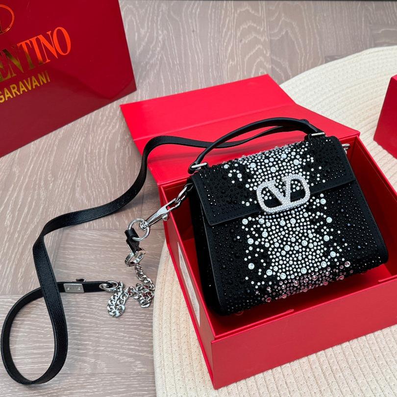Handtasche mit quadratischem Glanzdiamant-Logo