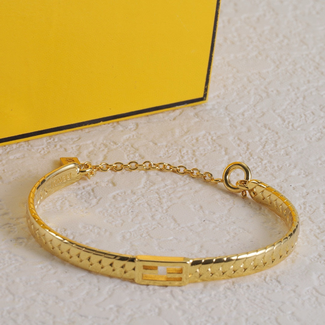 Goldfarbenes Baguette-Armband