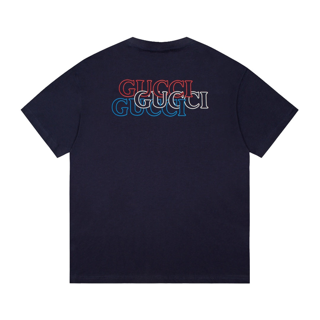 Neues einfaches bedrucktes T-Shirt