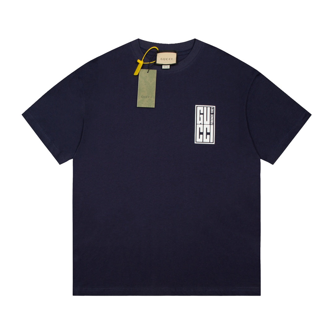 Neues einfaches bedrucktes T-Shirt