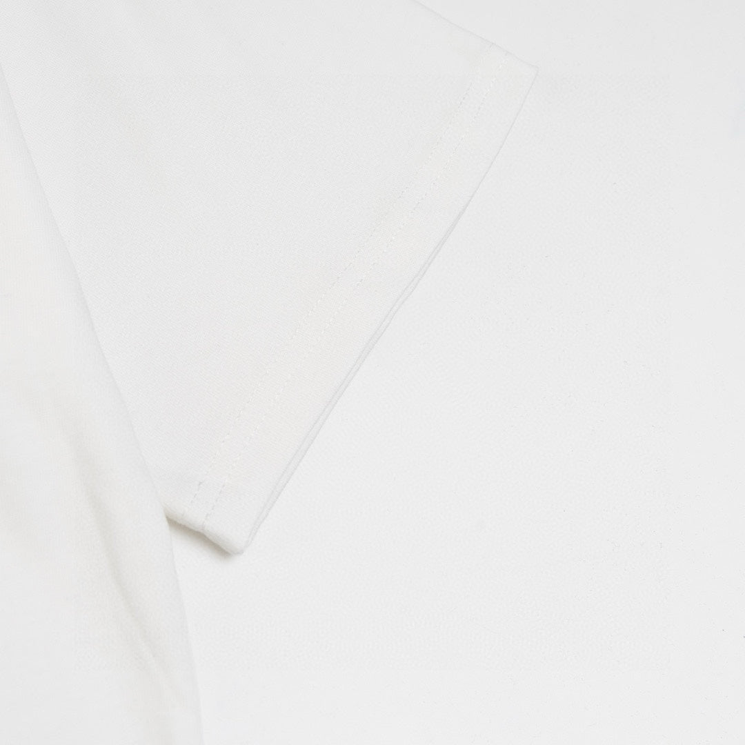 Einfaches bedrucktes T-Shirt