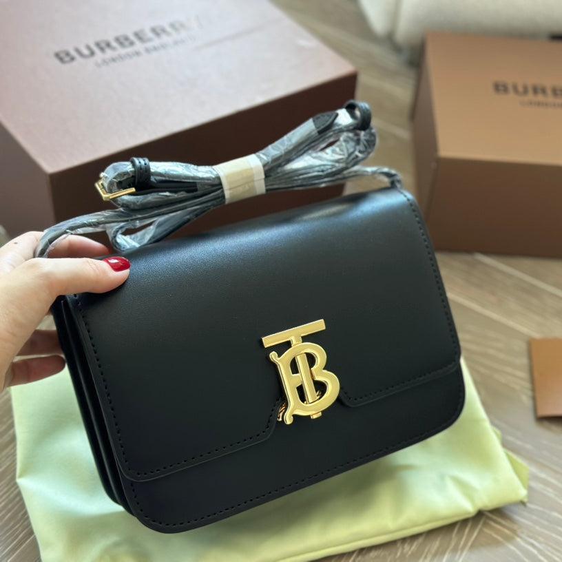 Tofutasche mit schwarzer Metallschnalle