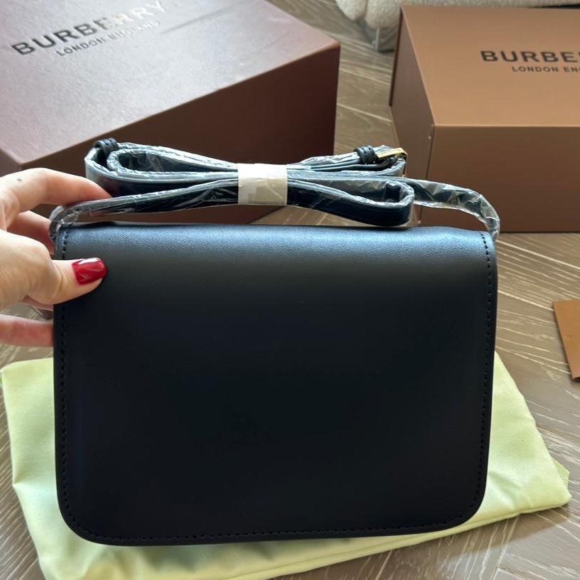 Tofutasche mit schwarzer Metallschnalle