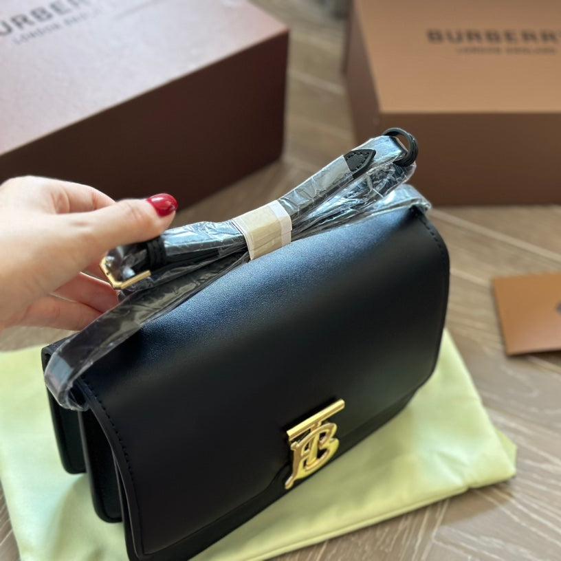 Tofutasche mit schwarzer Metallschnalle