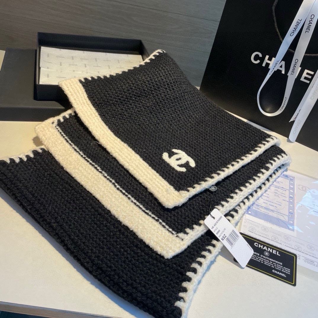 Einfarbiger Logo-Kaschmir-Strickschal