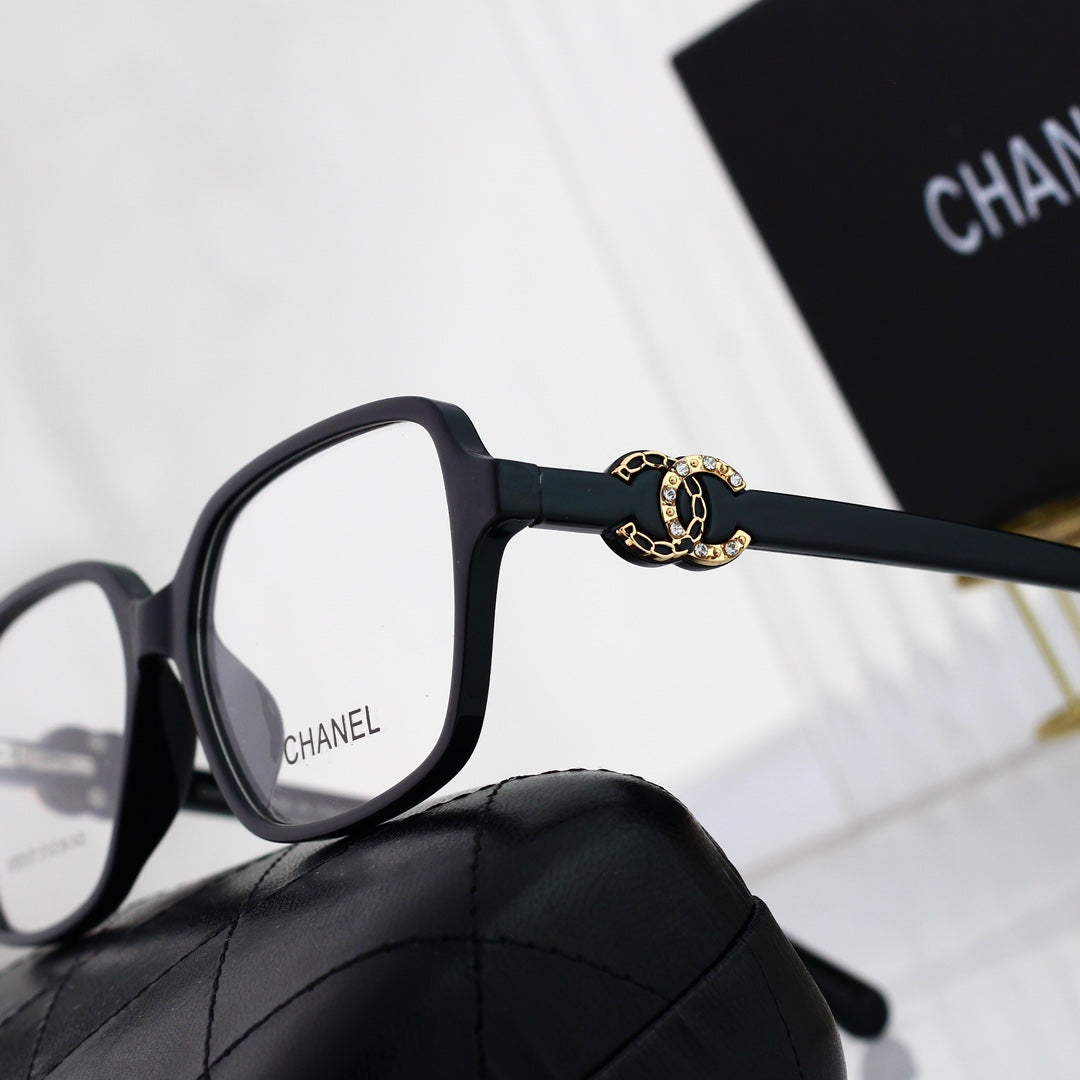 Brille mit quadratischem Rauten-Logo