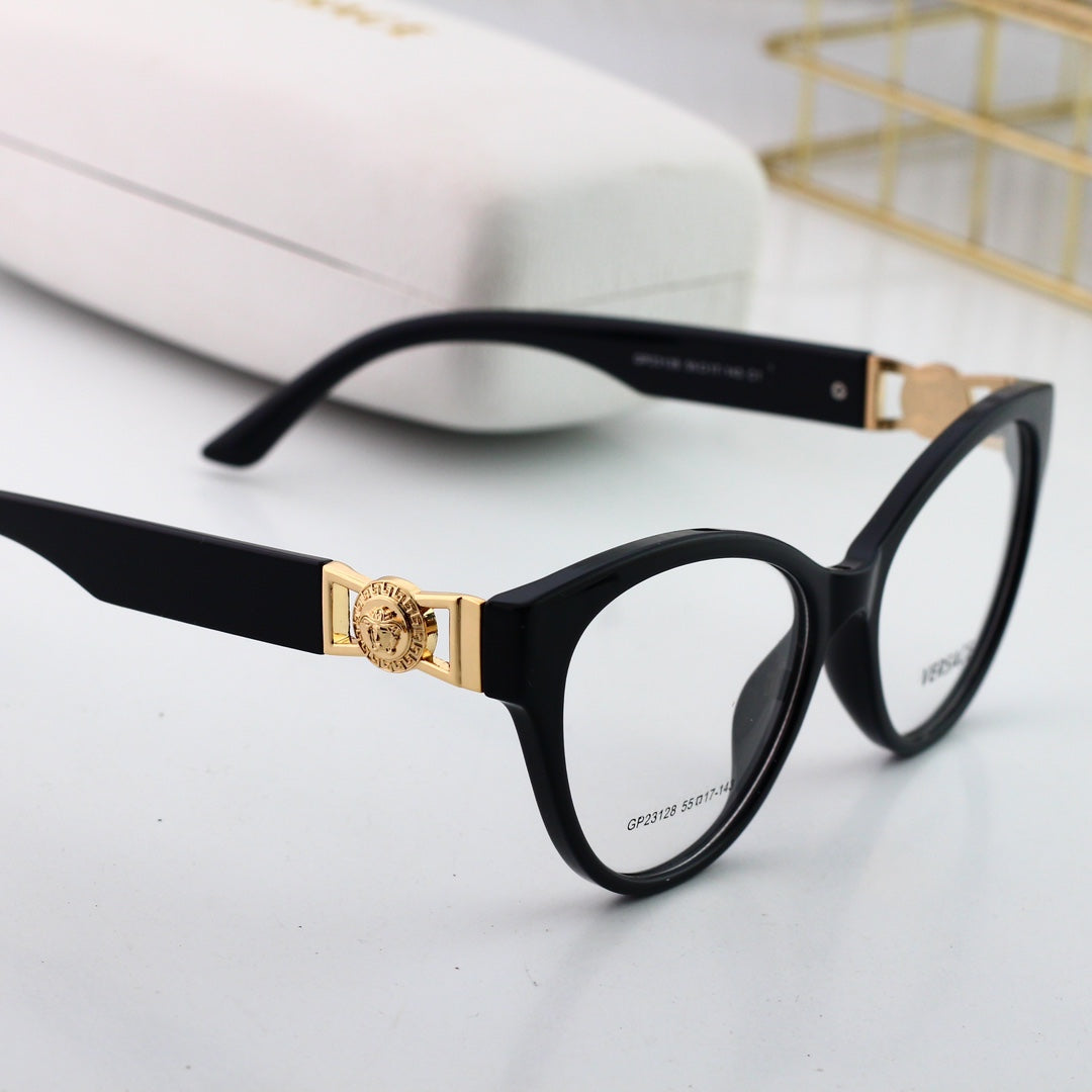 Metallbrille mit eckigen Gläsern