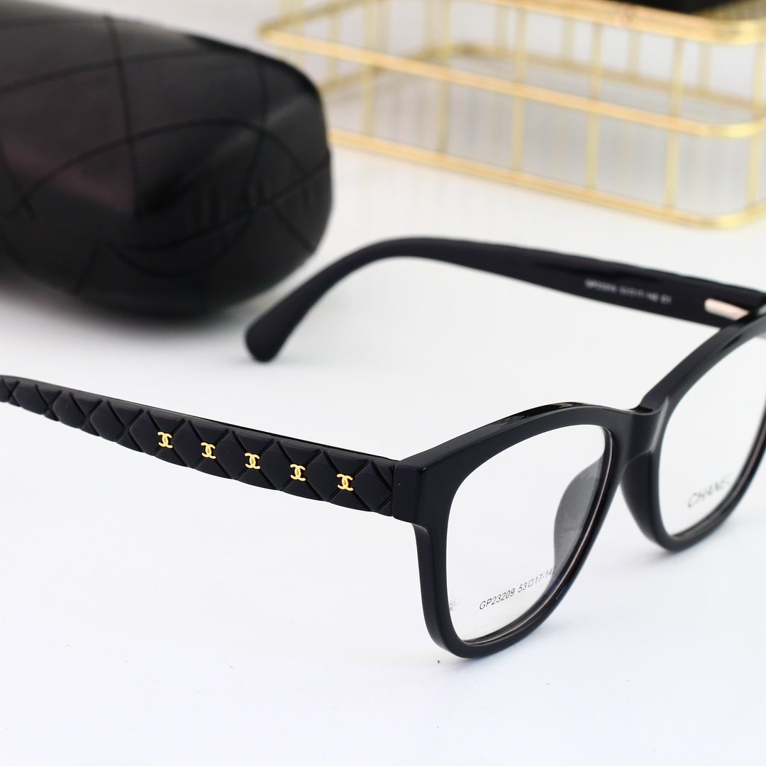 Elegante Brille mit Metallrahmen
