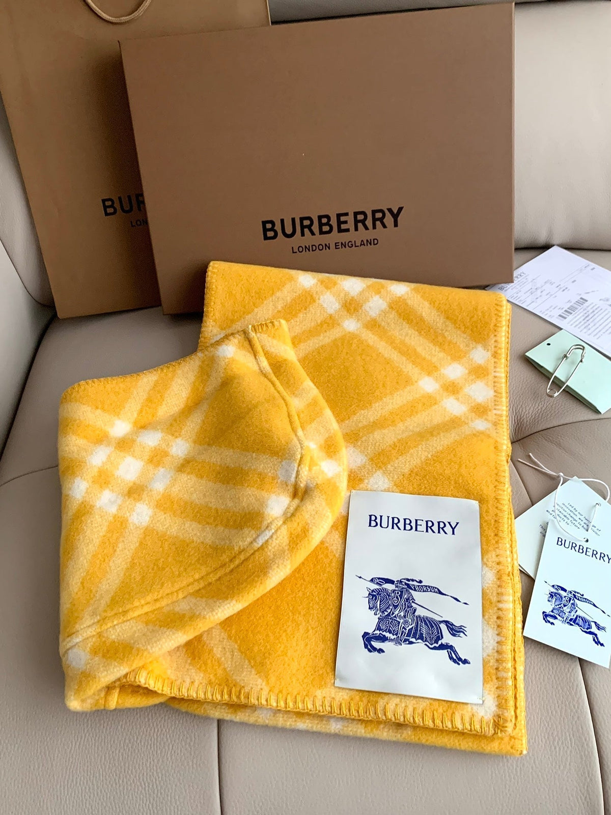 Kapuzenschal aus kariertem Wolljacquard