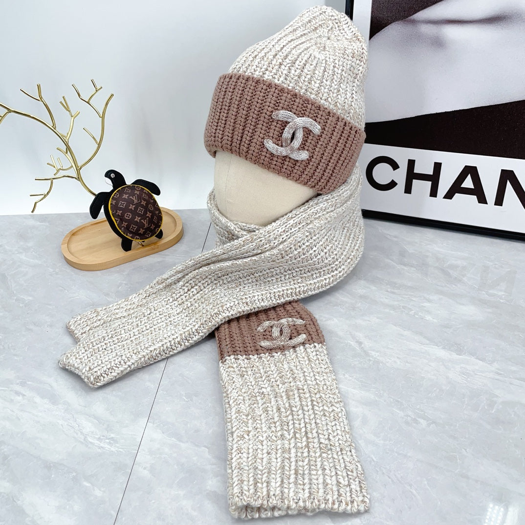 Modisches Strickmützen- & Schal-Set