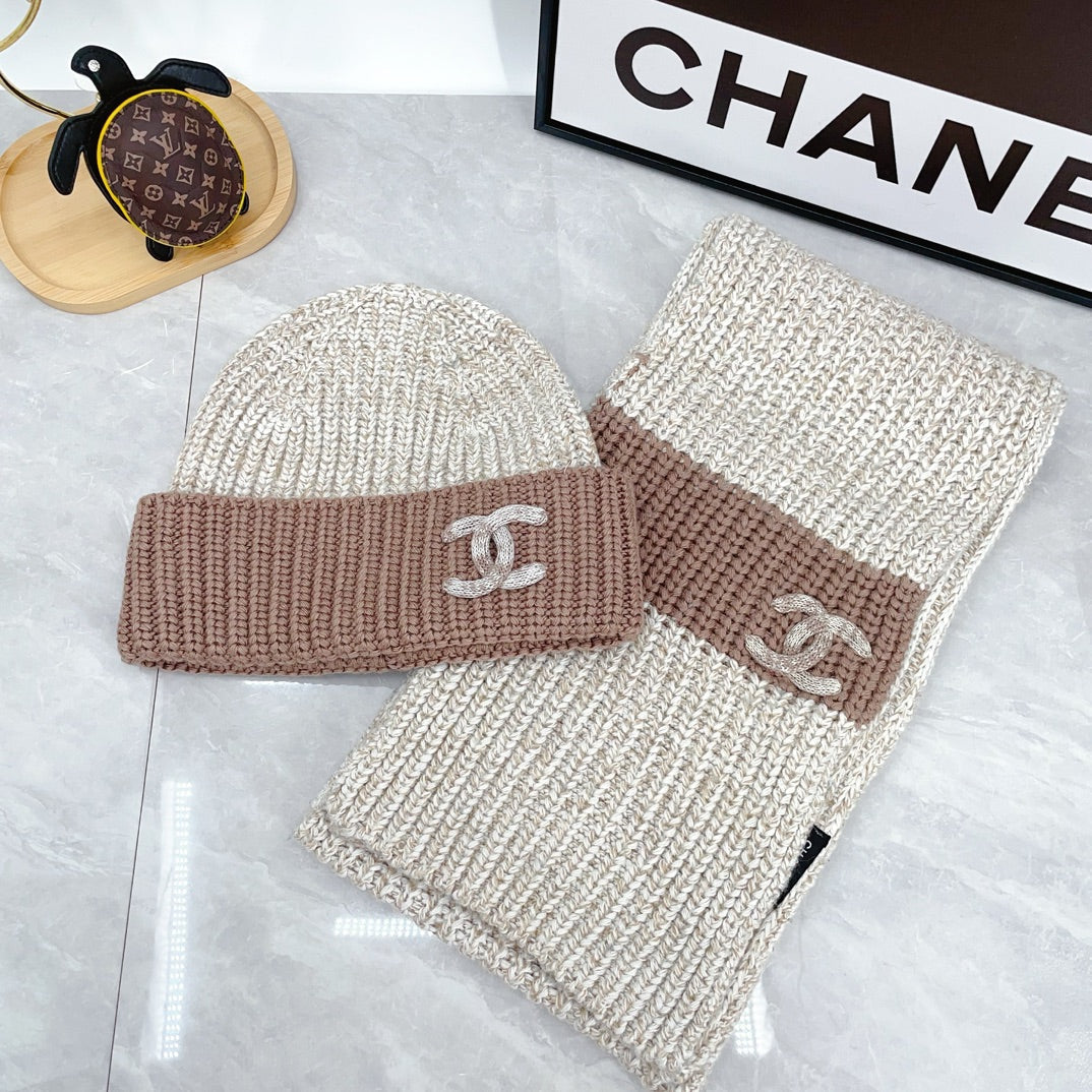 Modisches Strickmützen- & Schal-Set