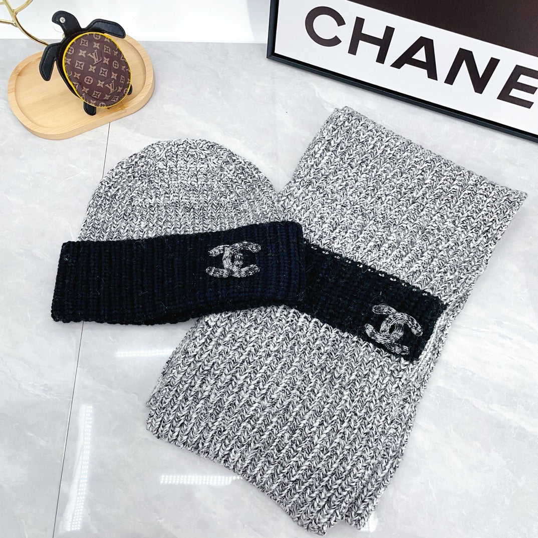 Modisches Strickmützen- & Schal-Set
