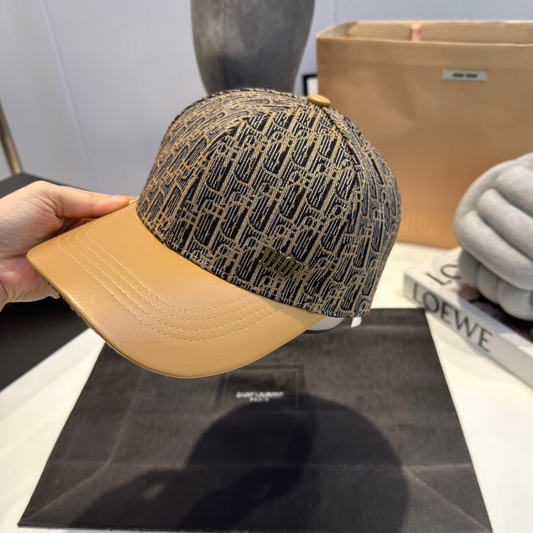 Baseballkappe mit geprägtem Metalllogo