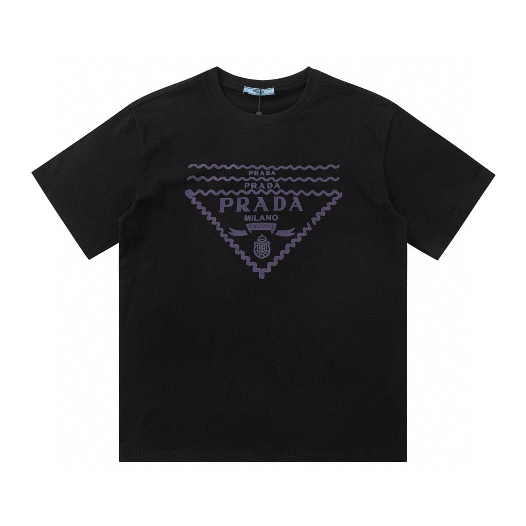 T-Shirt mit einfachem Dreiecksprint