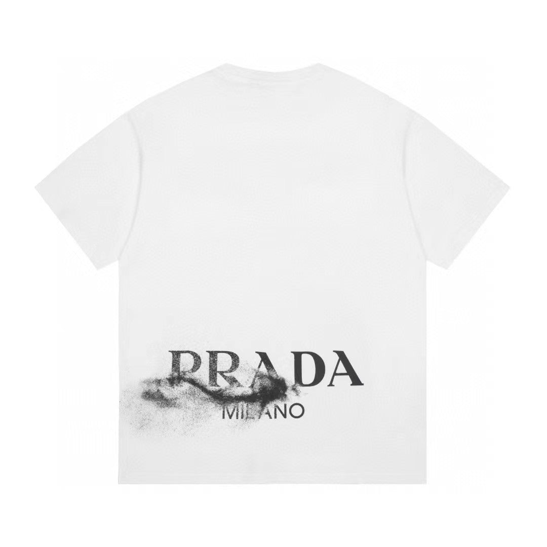 Einfaches bedrucktes T-Shirt