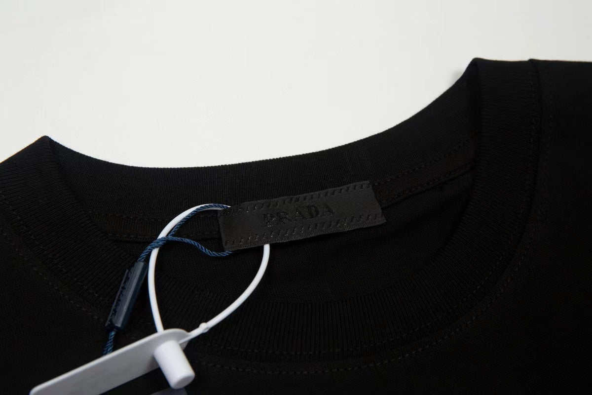 Einfaches bedrucktes T-Shirt