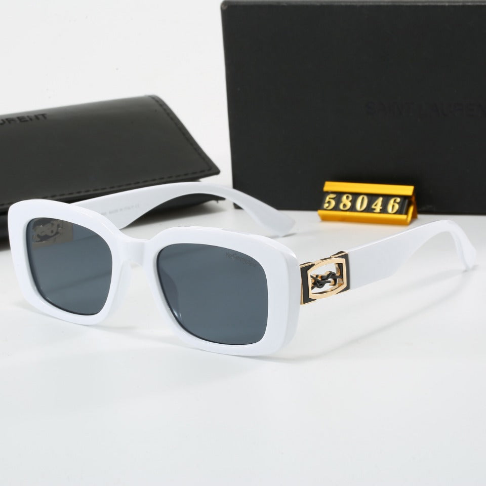 Retro Sonnenbrille mit schwarzem Logo und Gravur