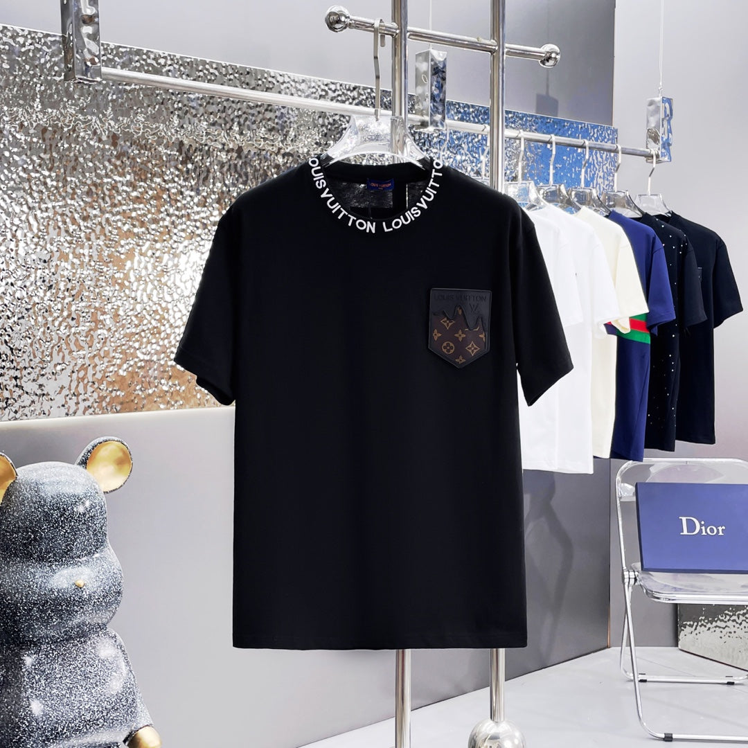Leder-Taschen-T-Shirt