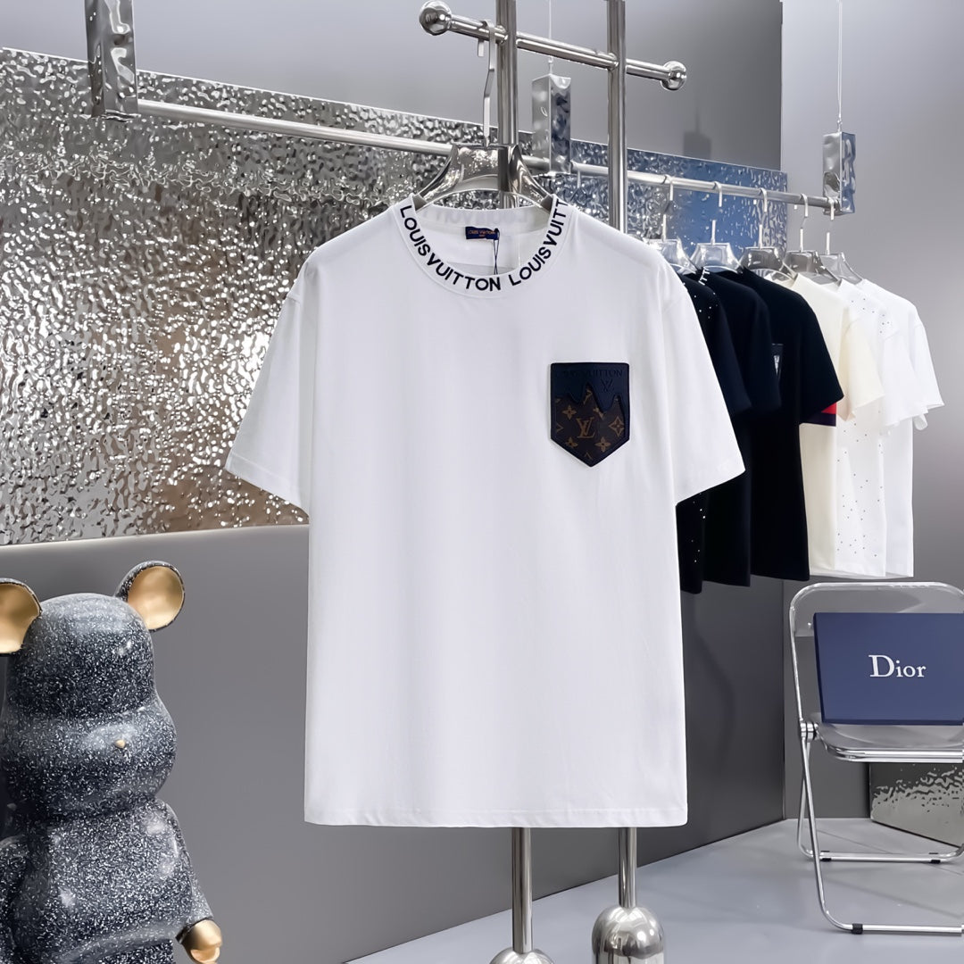 Leder-Taschen-T-Shirt