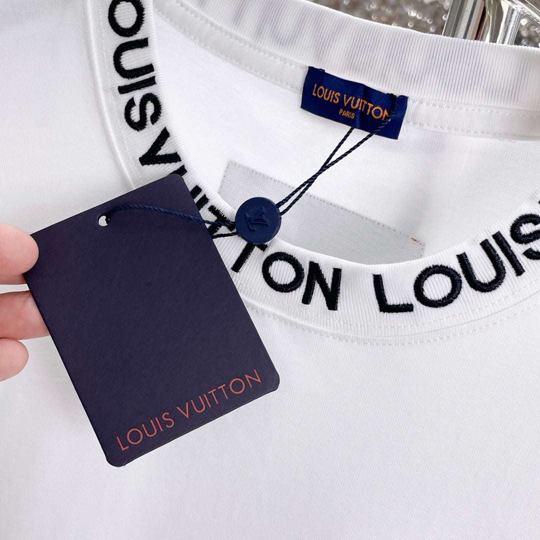 Leder-Taschen-T-Shirt