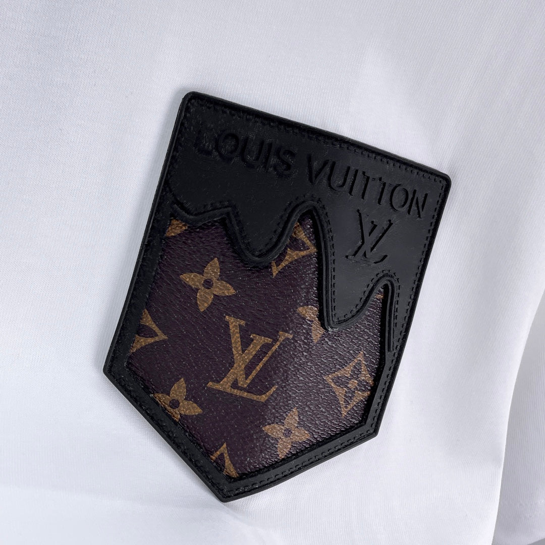 Leder-Taschen-T-Shirt