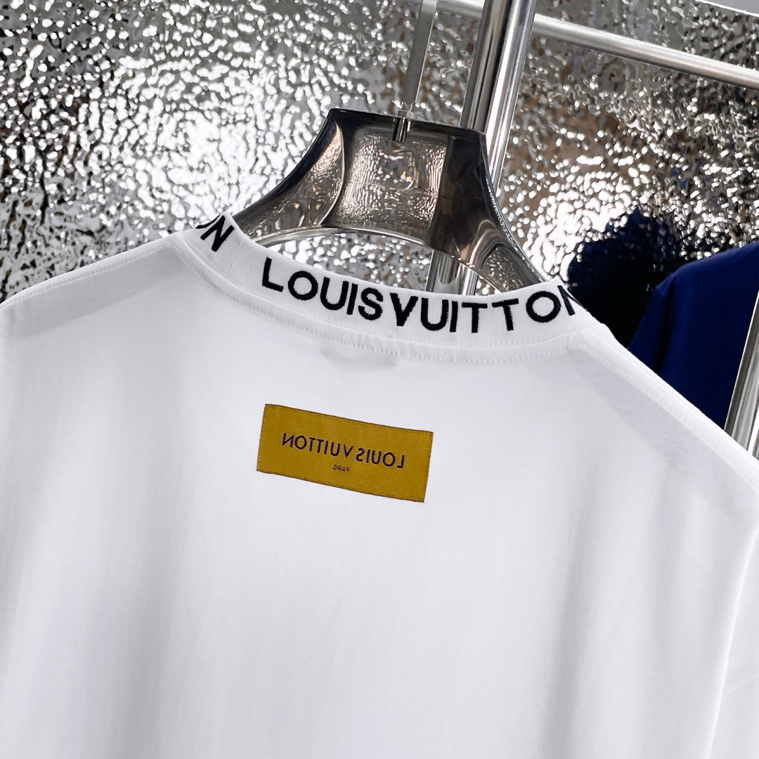 Leder-Taschen-T-Shirt
