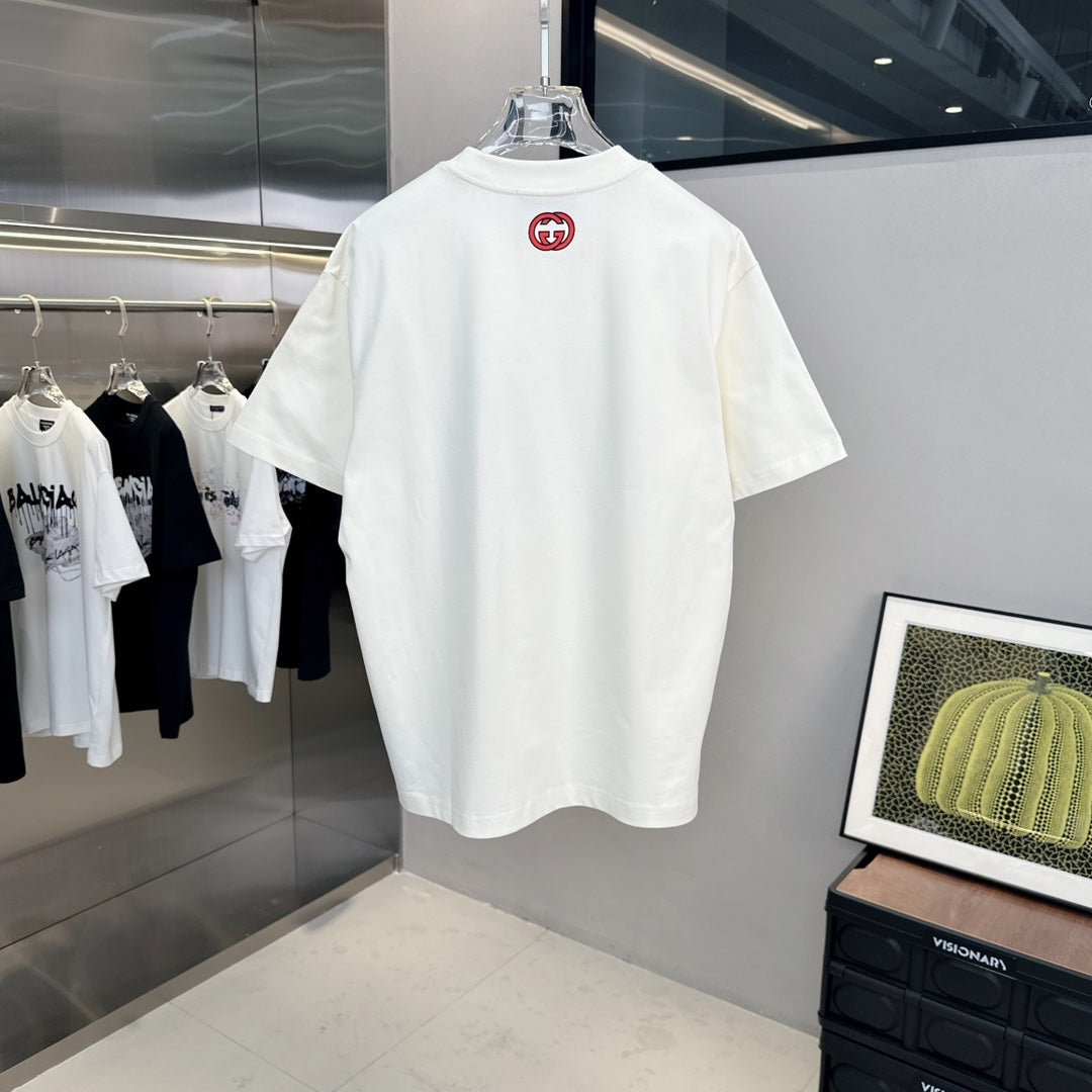 T-Shirt mit explodierenden Bonbon-Elementen